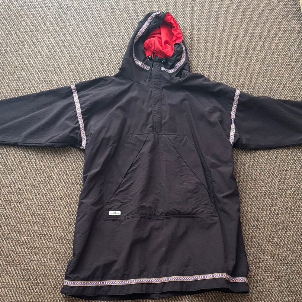 Black wintergreen anorak